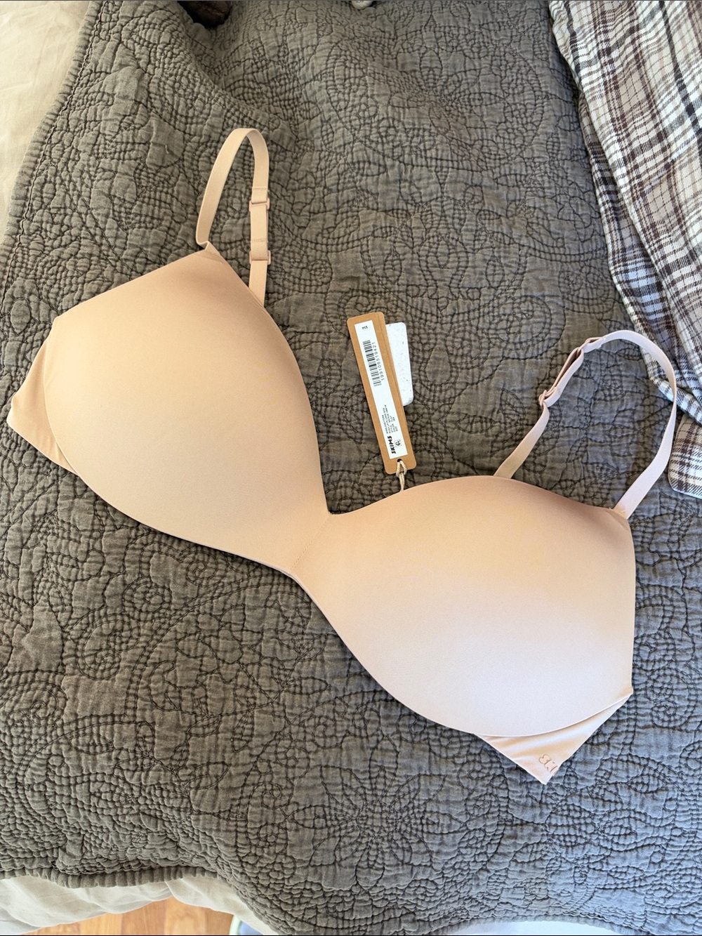 Skims wireless form push-up plunge bra